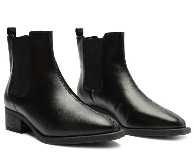 Bota Chelsea Cano Curto Preta Bico Quadrado Salto 4,2cm