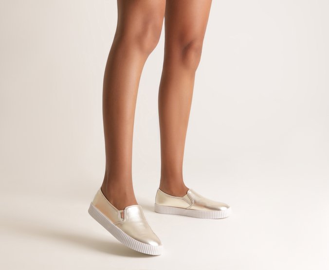 Tênis Slip On Classic Dourado
