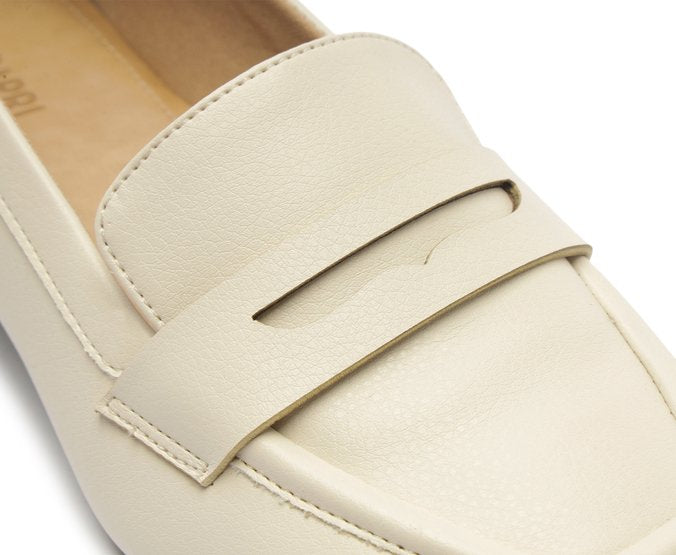 Mocassim Feminino Salto Bloco Loafer Branco Confortável