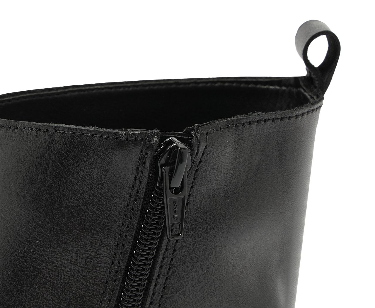 Bota Tratorada Feminina Cano Curto Couro Preto Salto Baixo