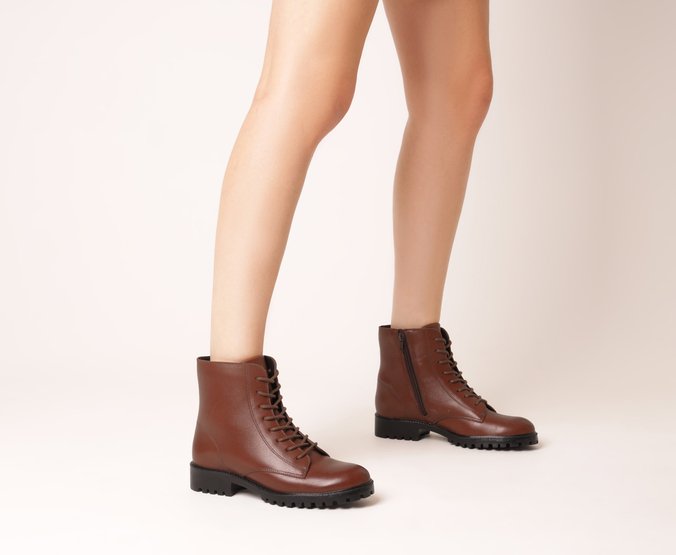 Bota Coturno Feminina Couro Marrom Cinnamon Solado Tratorado Flatform