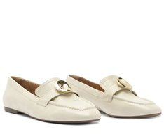 Mocassim Feminino Branco com Maxi Adorno Metálico Confortável