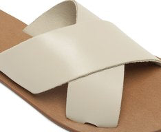 Rasteira Feminina Couro Branco com Tiras Cruzadas Minimalista
