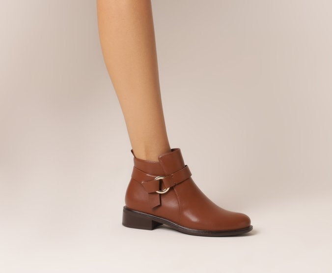 Bota Cano Curto Elo De Metal Marrom
