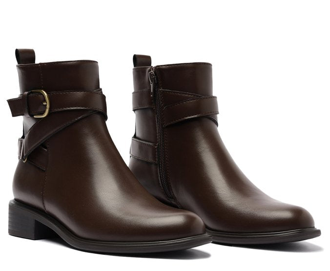 Bota Cano Curto com Fivela Detalhada Marrom Coffee Confortável e Estilosa