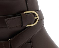 Bota Cano Curto com Fivela Detalhada Marrom Coffee Confortável e Estilosa