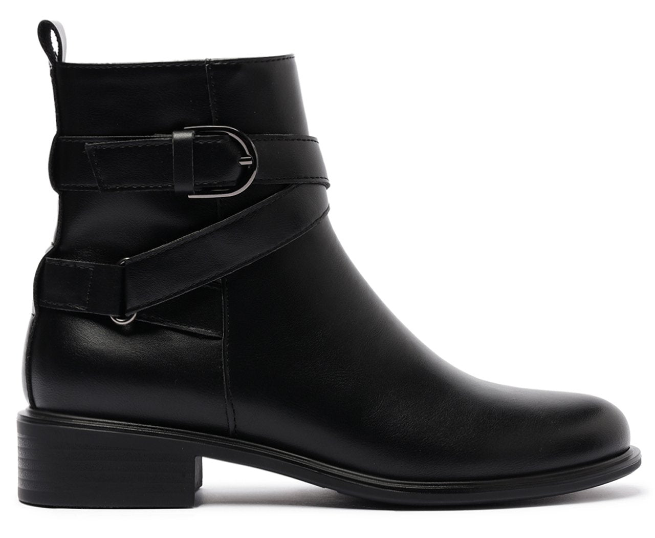 Bota Cano Curto com Detalhe em Fivela Preto Confortável e Estiloso