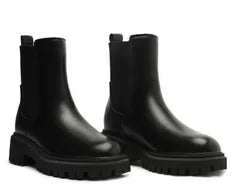 Bota Chelsea Cano Médio Tratorada Preta
