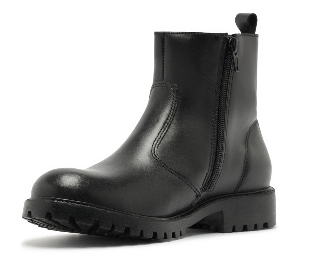 Bota Tratorada Feminina Cano Curto Couro Preto Salto Baixo