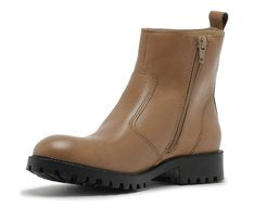 Bota Tratorada Feminina Couro Marrom Cano Curto Solado Flatform