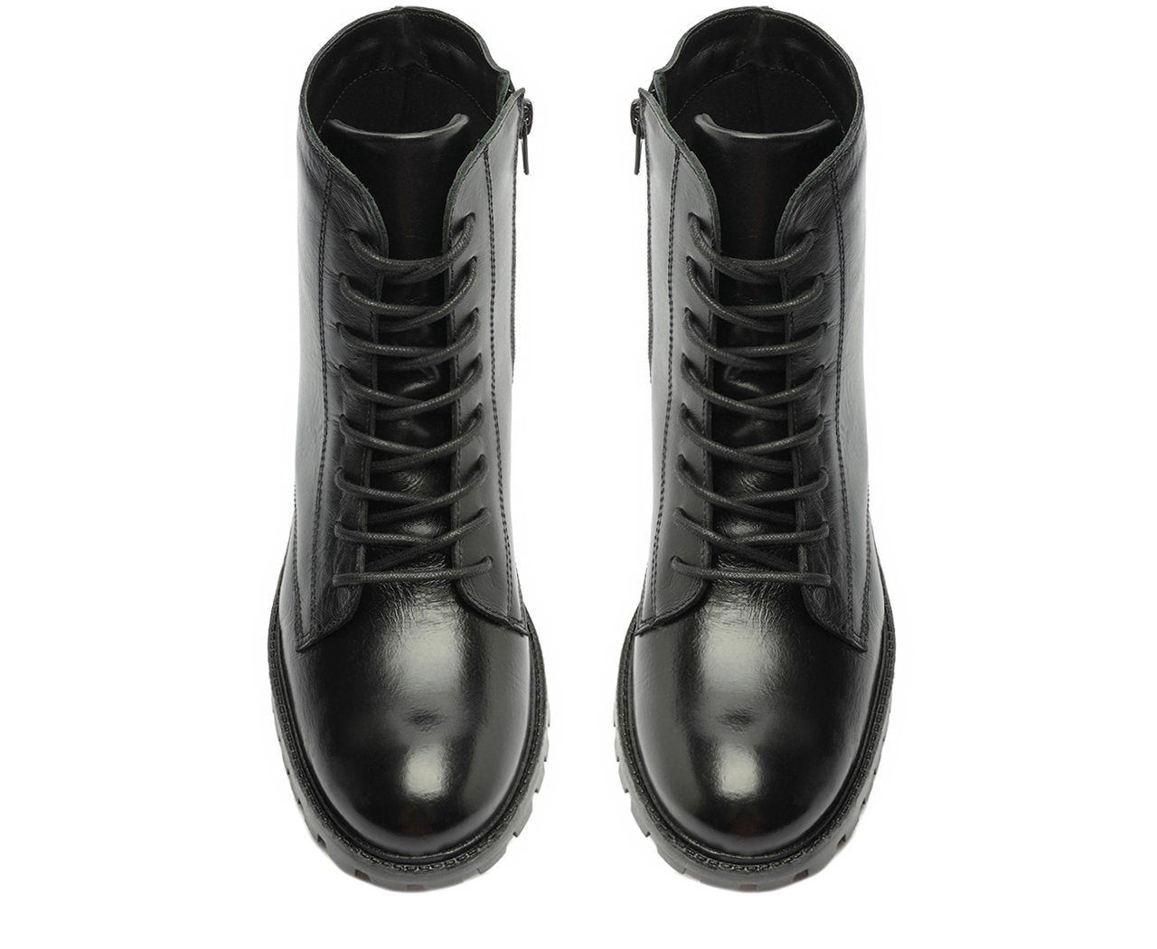 Bota Coturno Feminina Couro Preto Cano Curto Solado Tratorado