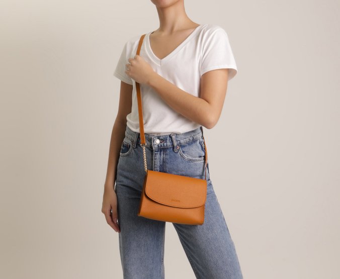 Bolsa Tiracolo Média Maxxie Marrom