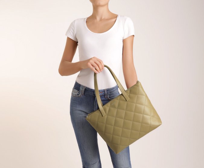 Bolsa Shopping Média Verde Matelassê