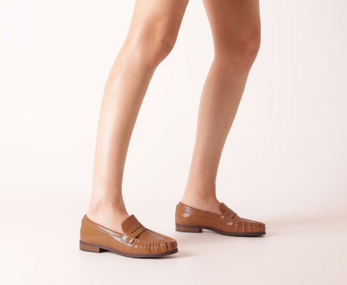 Mocassim Loafer Feminino Marrom Com Salto Rasteiro Confortável