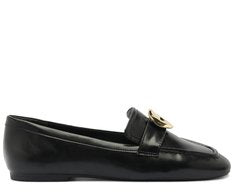 Mocassim Feminino Preto com Maxi Adorno Metalizado e Solado Rasteiro