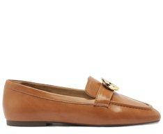 Mocassim Feminino Marrom com Maxi Adorno em Metal e Solado Rasteiro