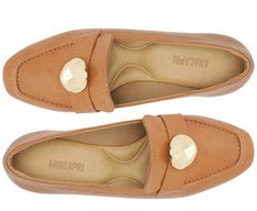 Mocassim Feminino Marrom com Maxi Adorno em Metal e Solado Rasteiro