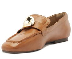 Mocassim Feminino Marrom com Maxi Adorno em Metal e Solado Rasteiro