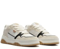 Tênis Sofi Branco e Preto com Solado Flatform Estruturado e Design Recortado